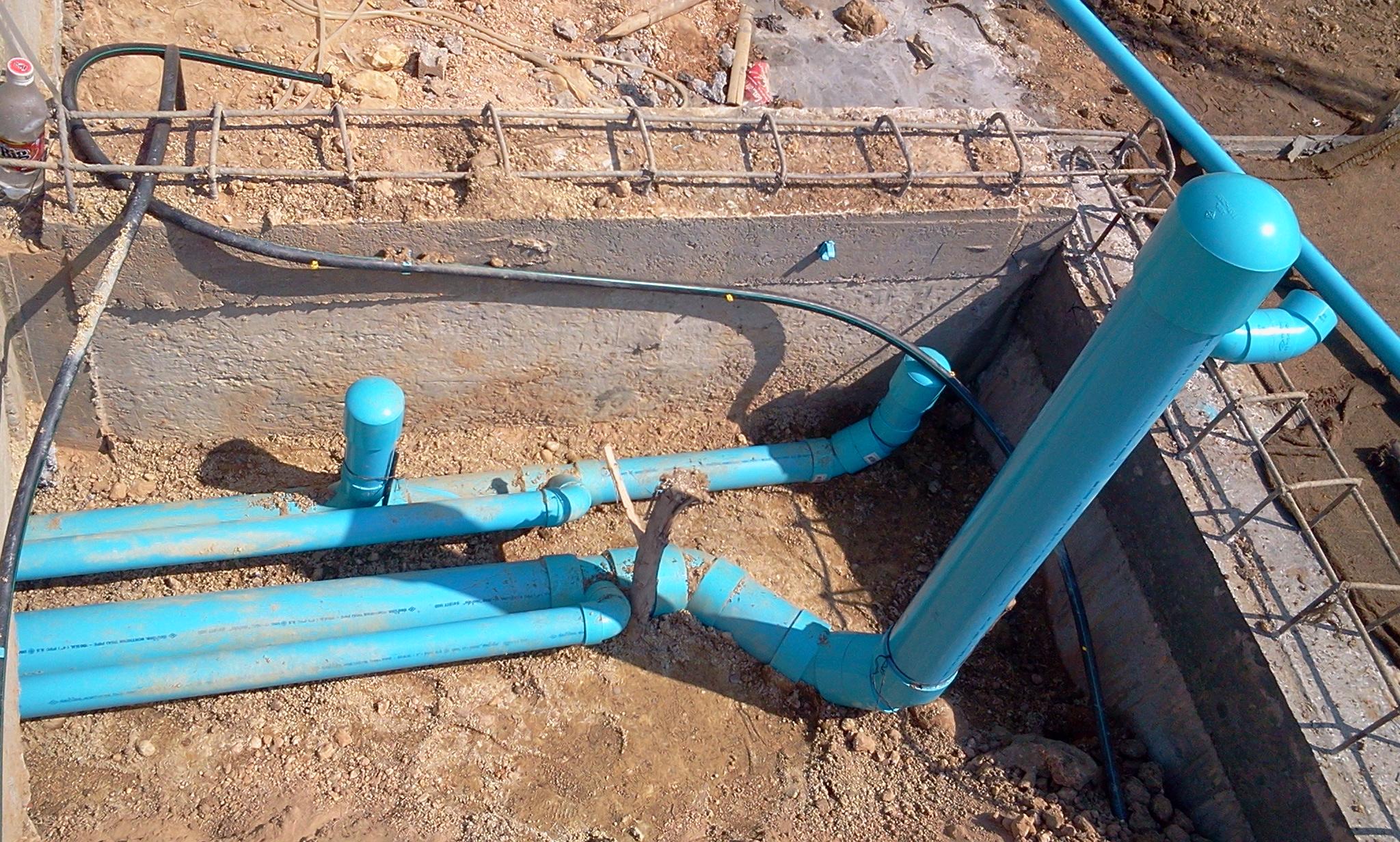 วางท่อประปา ท่อน้ำร้อน 